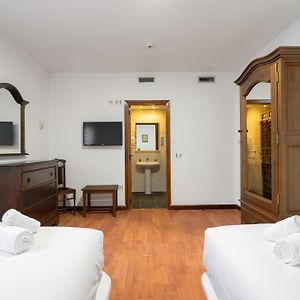 Habitación Estándar con 2 Camas Individuales